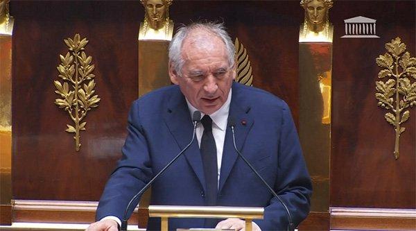 启点配资 “你们有权推翻政府，但不能抹去现实，法国病了”